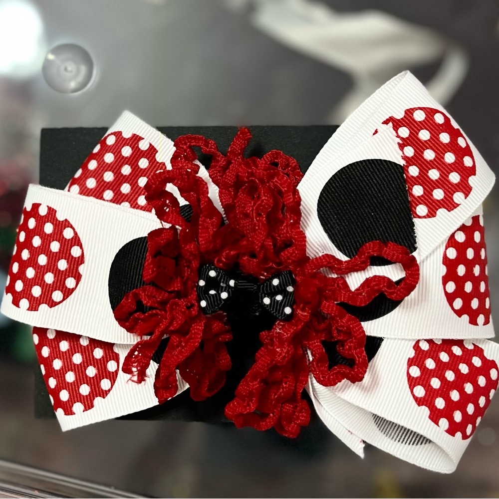 Minnie-Inspired Polka Dot Hair Bow 🎀